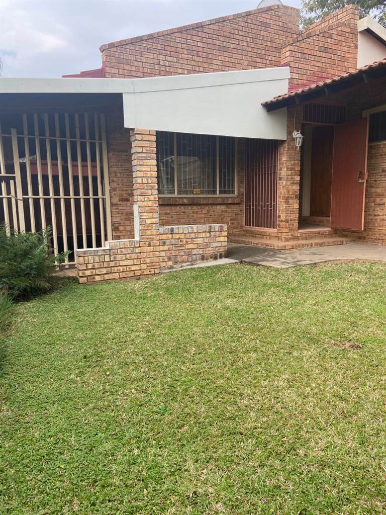 3 Bed House in Rustenburg Central photo number 25