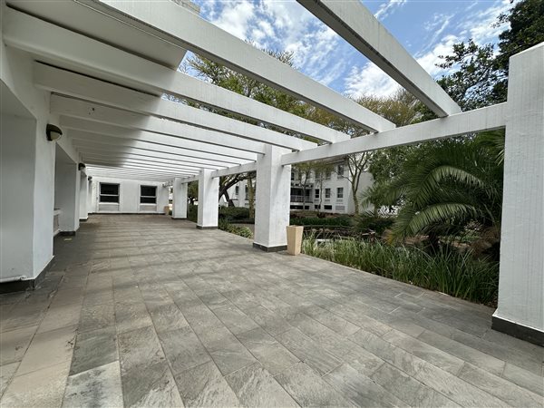 1 225.3 m² Commercial space 1 225.3 m² Commercial space