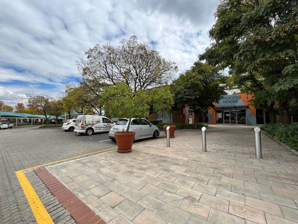 419.1  m² Commercial space in Bryanston photo number 4