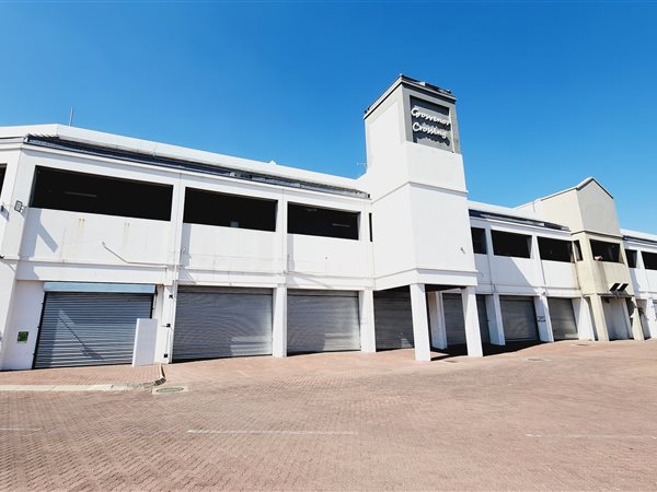 1 000  m² Retail Space