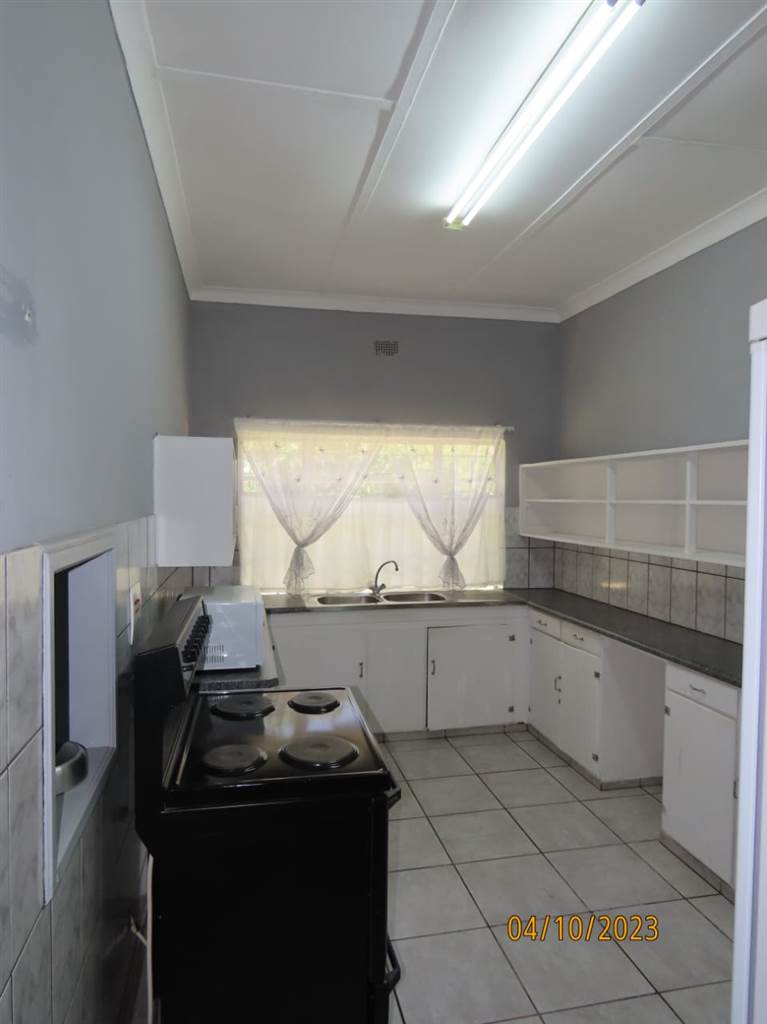 4 Bed House in Jan Kempdorp photo number 25
