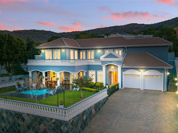 4 Bedroom House