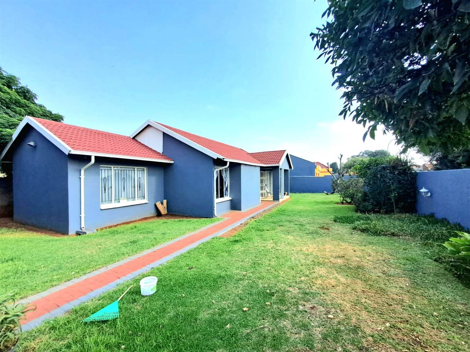 3 Bed House in Katlehong photo number 9