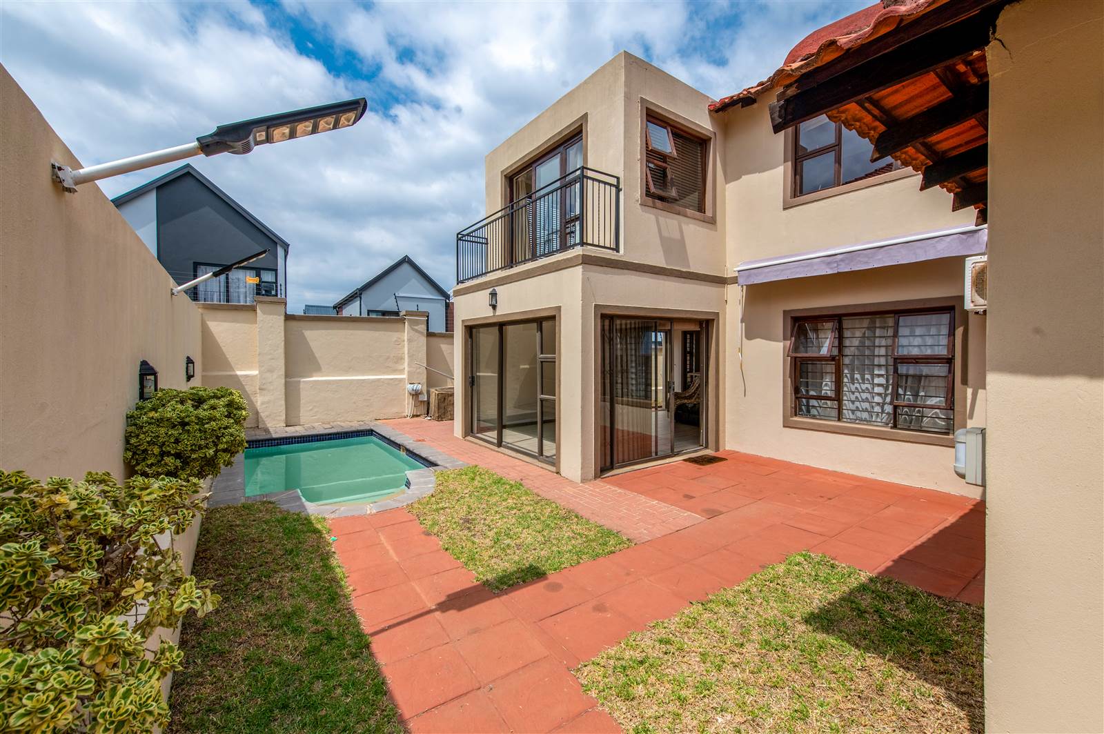 4 Bed House in Lonehill photo number 17