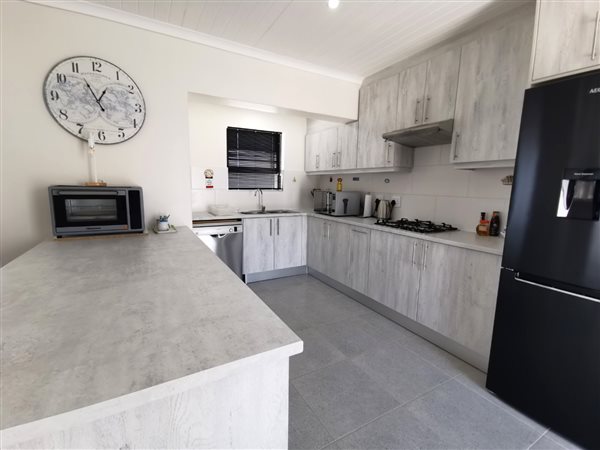 2 Bedroom House 2 Bedroom House