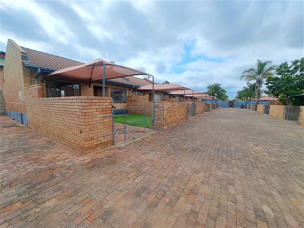 2 Bedroom Townhouse 2 Bedroom Townhouse