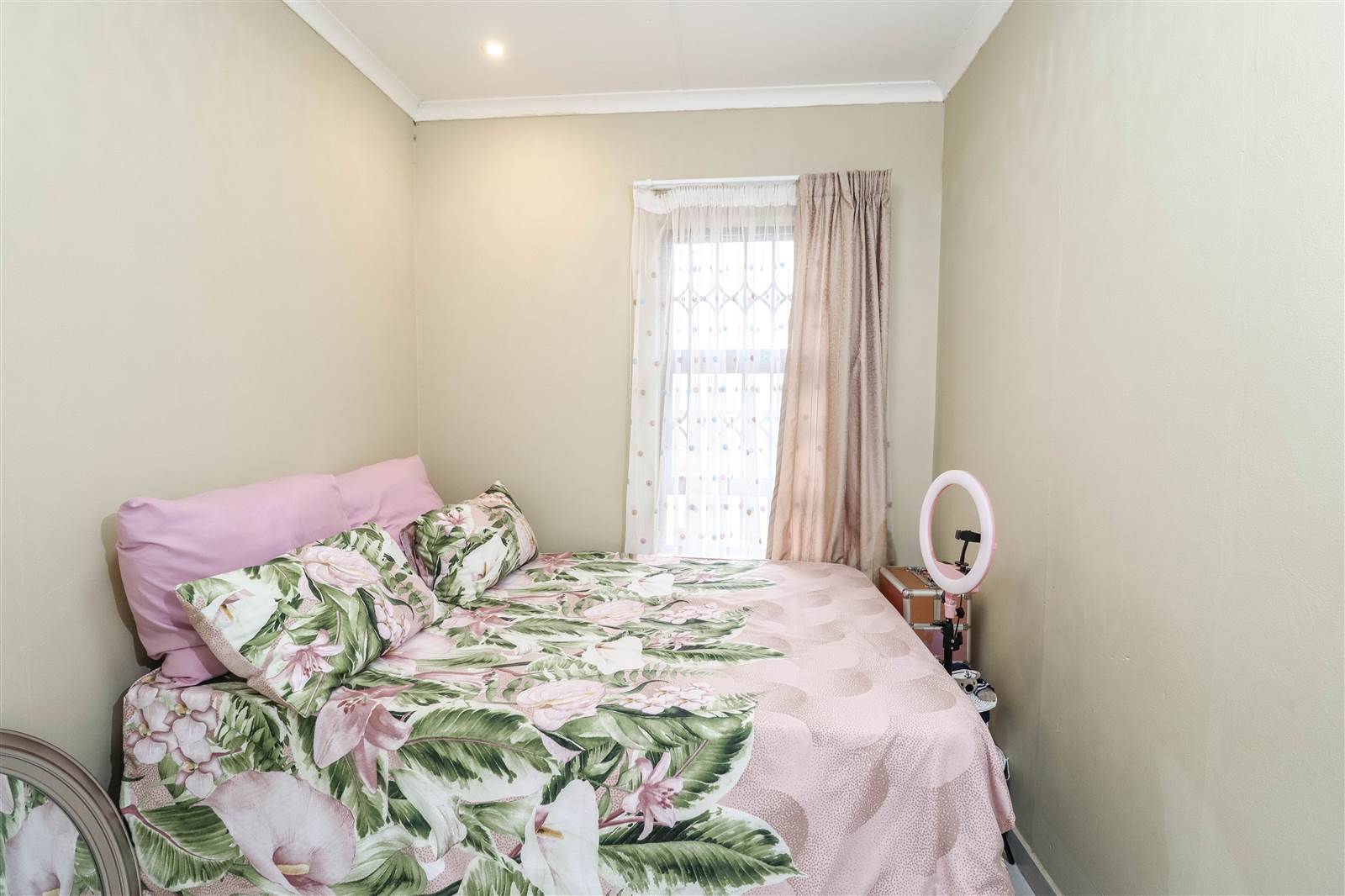 3 Bed Apartment in Grobler Park photo number 16