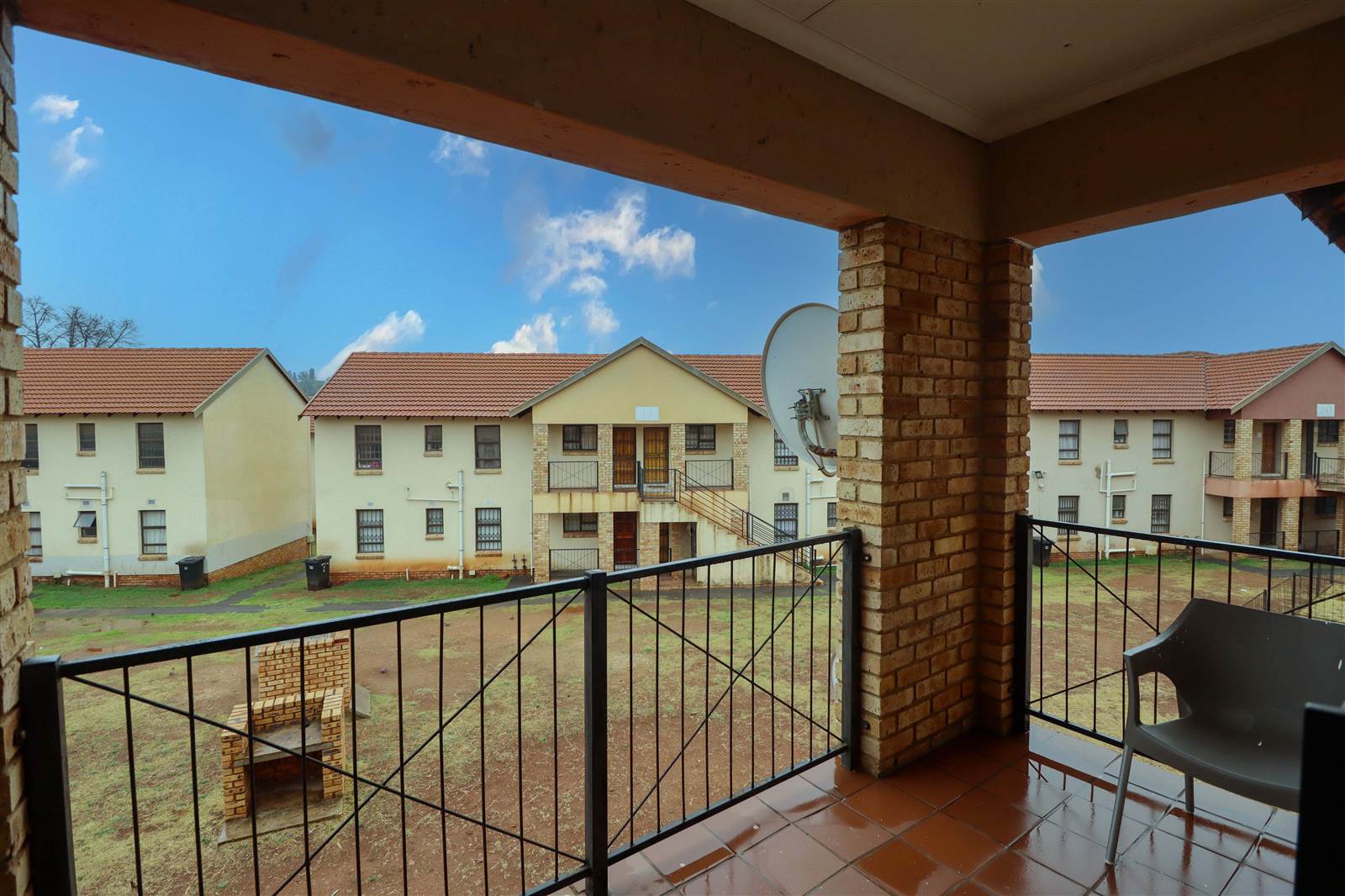3 Bed Apartment in Grobler Park photo number 27