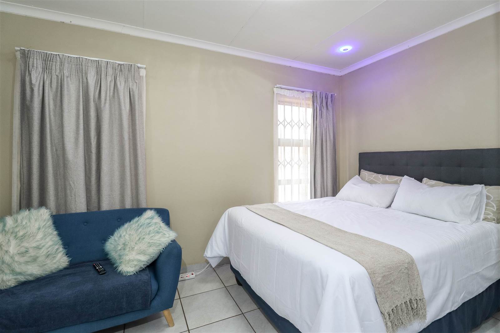 3 Bed Apartment in Grobler Park photo number 11
