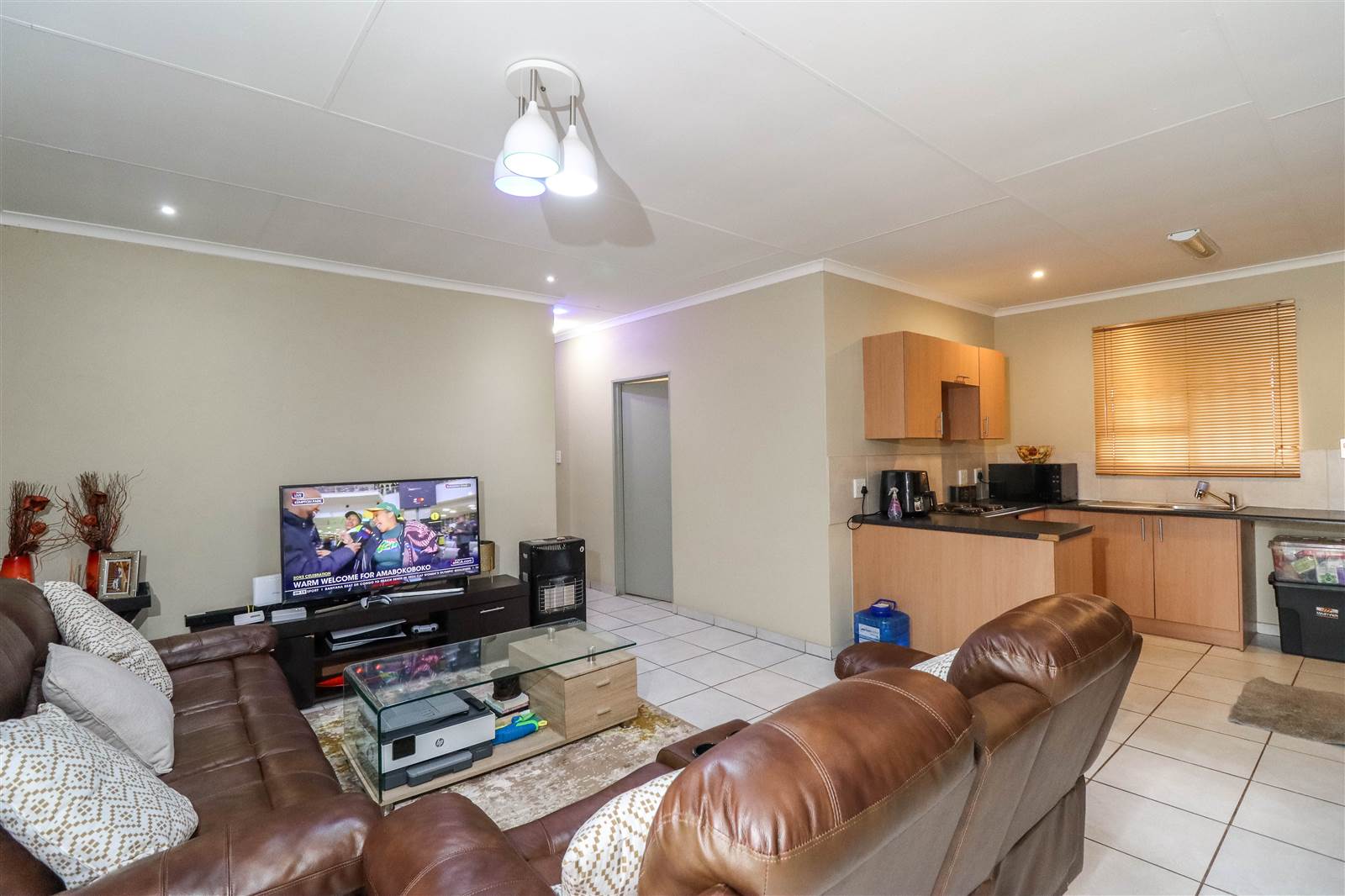 3 Bed Apartment in Grobler Park photo number 5