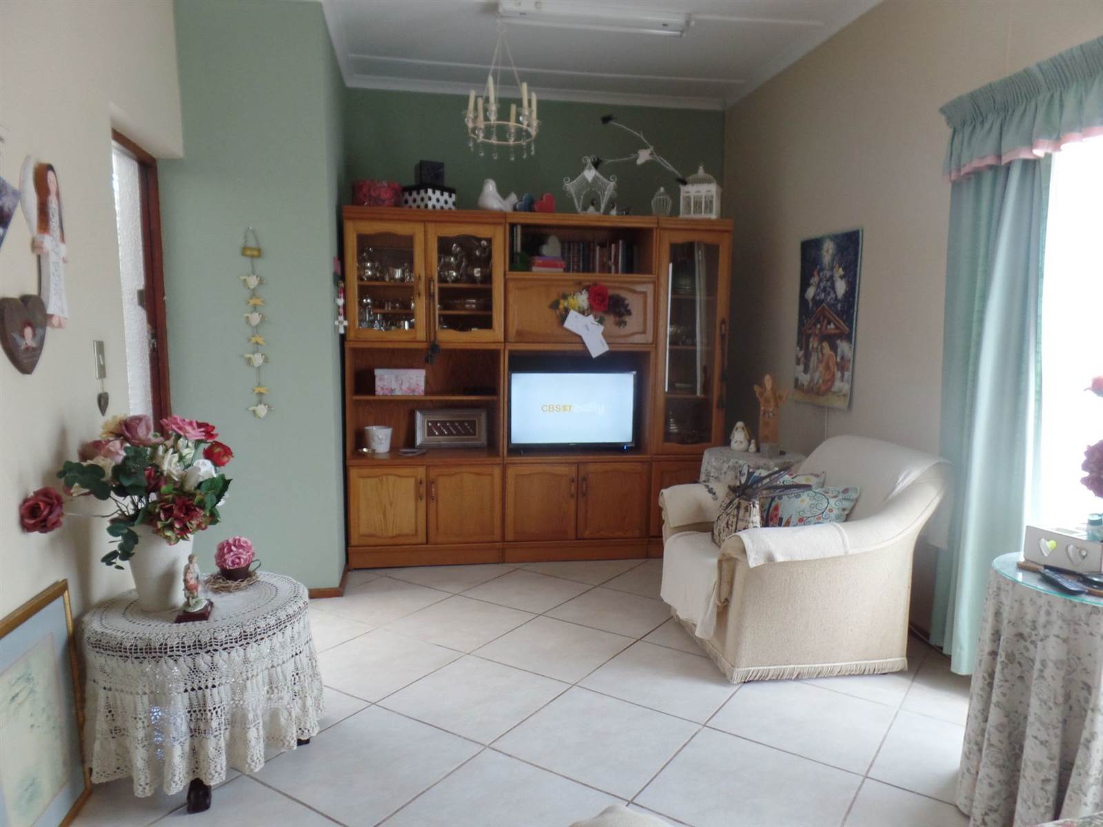 4 Bed House in Gansbaai and surrounds photo number 7