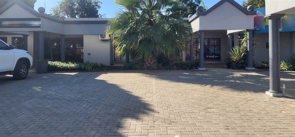 291  m² Office Space in Wilkoppies photo number 3
