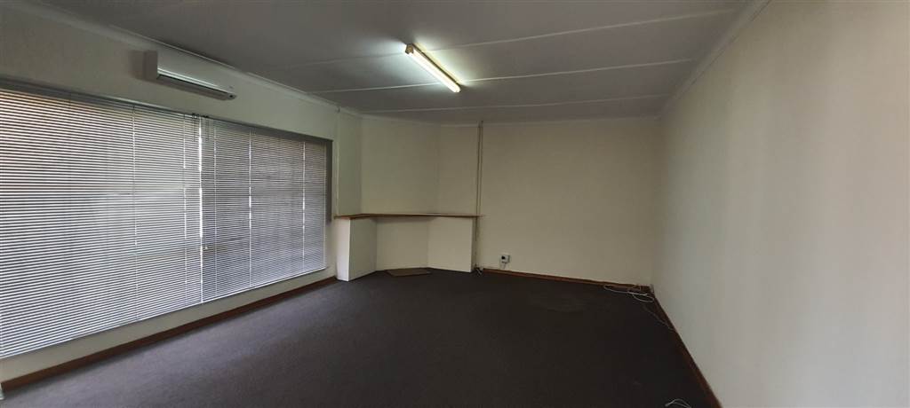 291  m² Office Space in Wilkoppies photo number 16