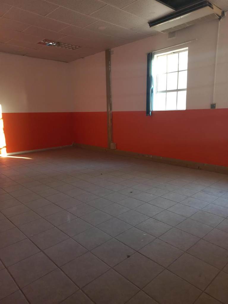 952  m² Commercial space in Nelspruit Central photo number 6
