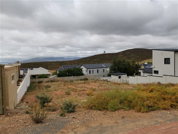 1000 m² Land available in Fairway Heights