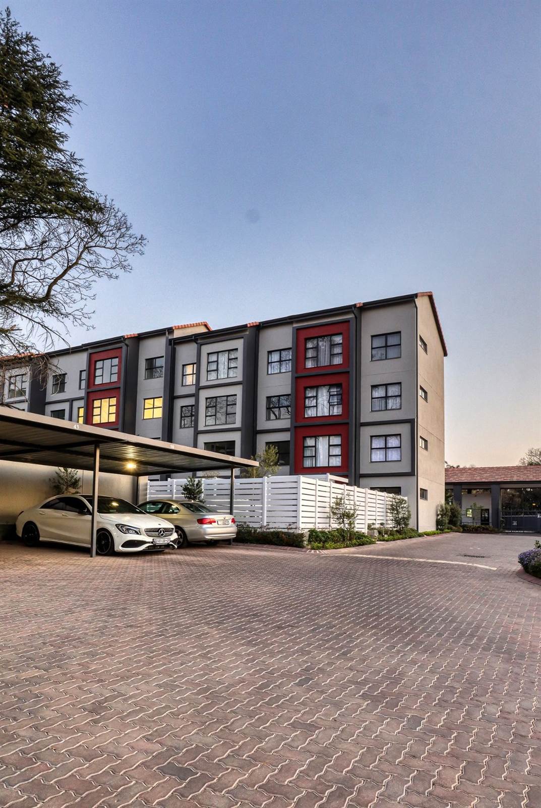 3 Bed Apartment in Bryanston photo number 17