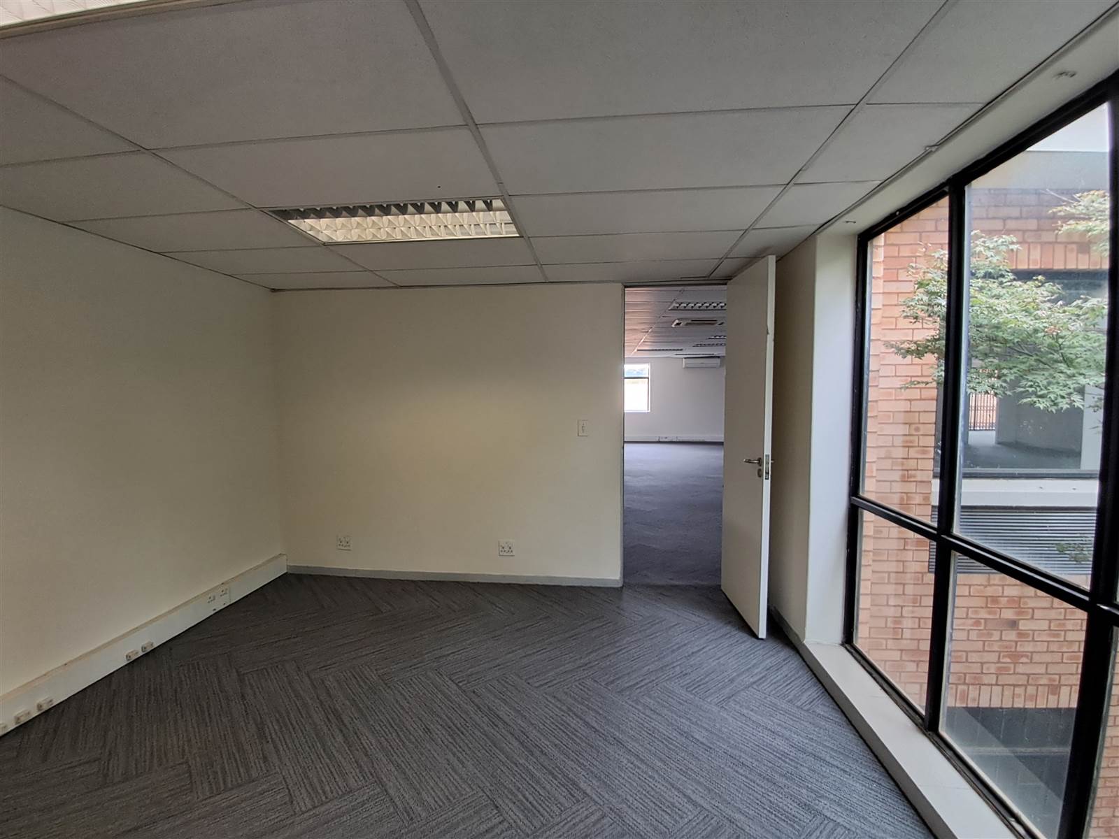 256  m² Commercial space in Constantia Kloof photo number 14