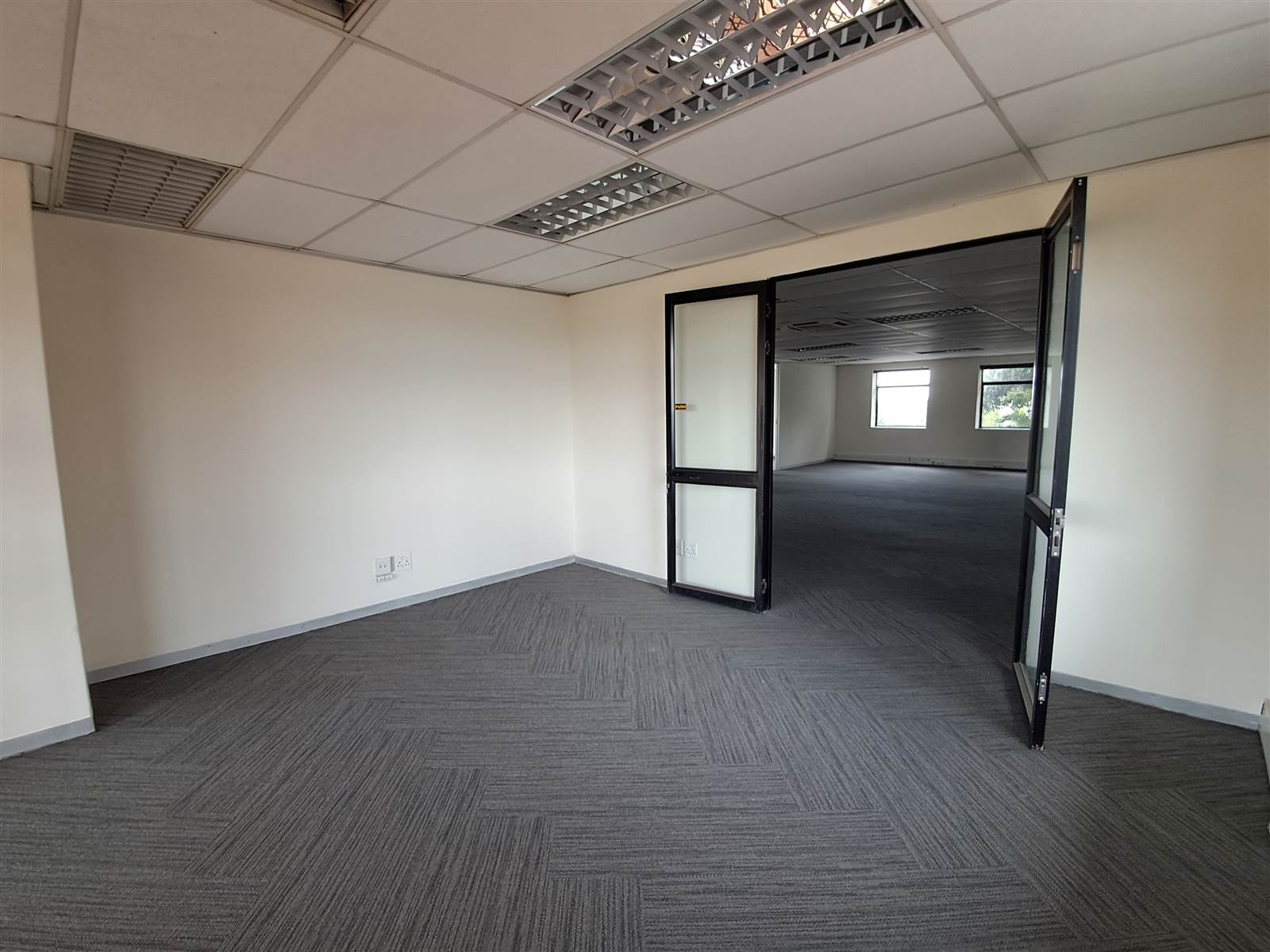256  m² Commercial space in Constantia Kloof photo number 8