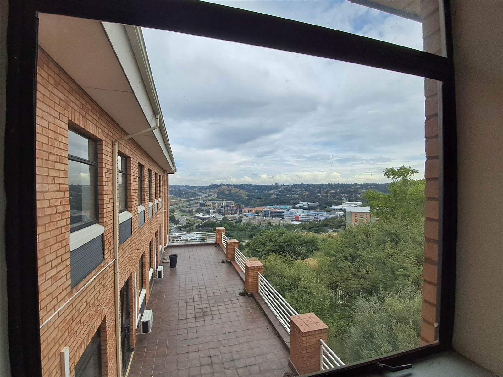 256  m² Commercial space in Constantia Kloof photo number 6