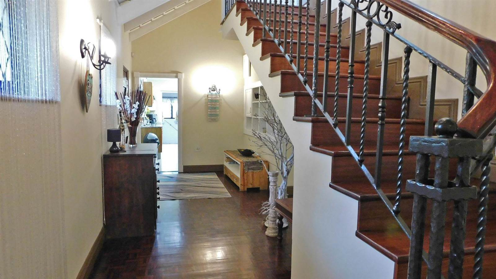 6 Bed Townhouse in Westville photo number 3