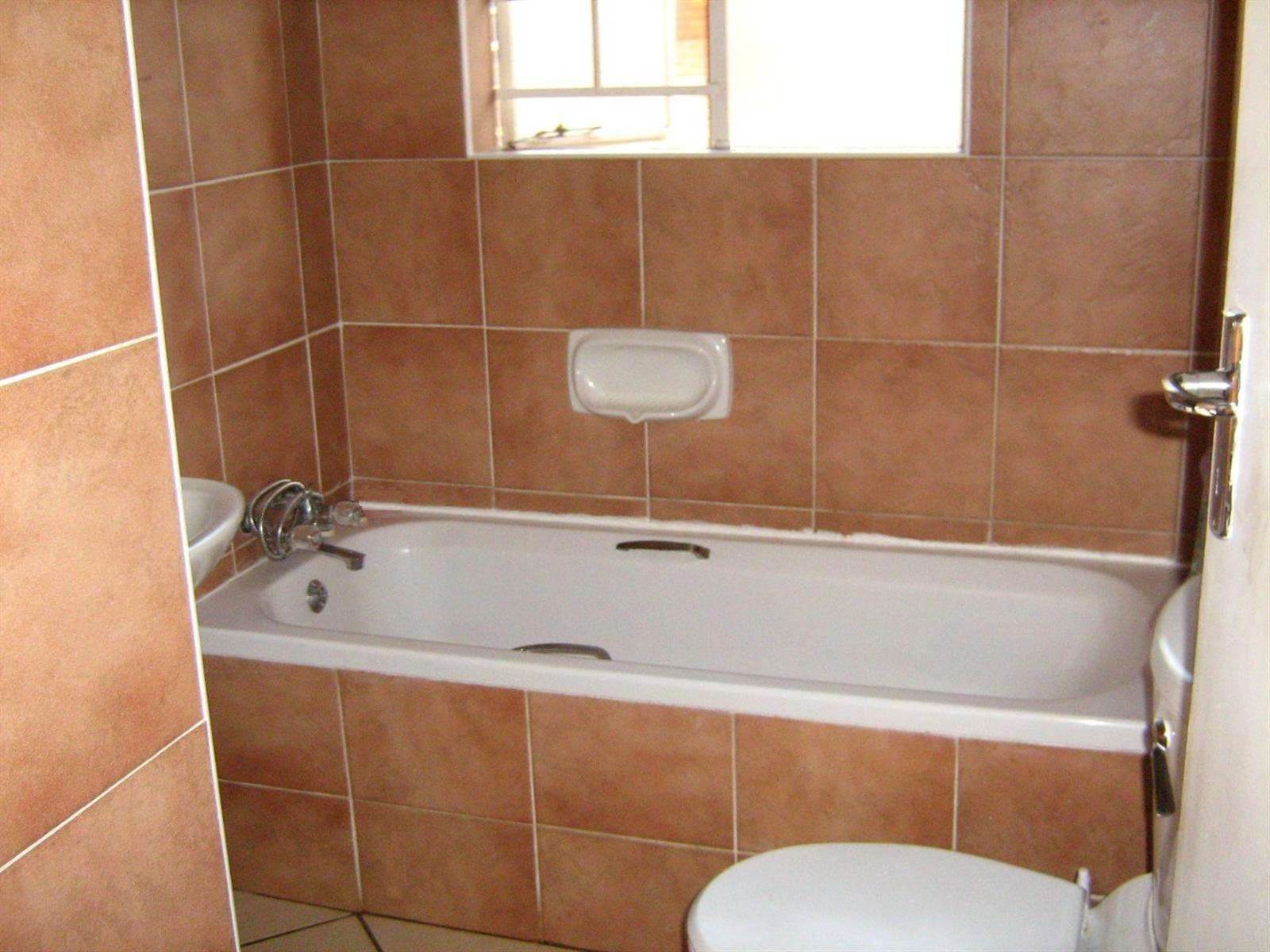 3 Bed Townhouse in Mooikloof Ridge photo number 14