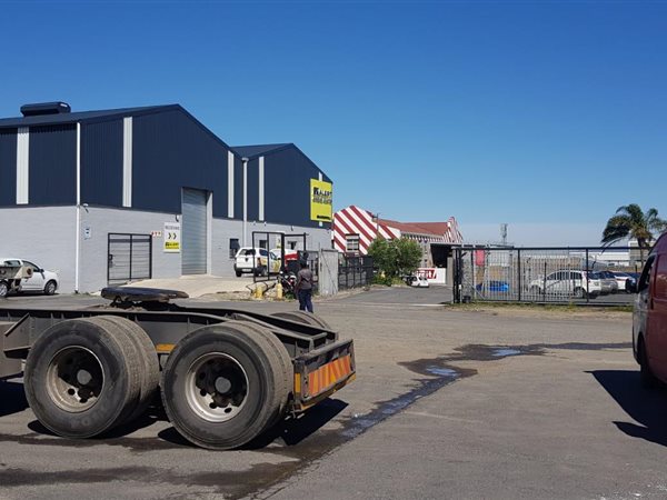2600  m² Industrial space in Brackenfell Central