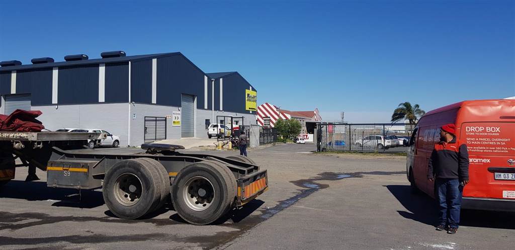 2600  m² Industrial space in Brackenfell Central photo number 1