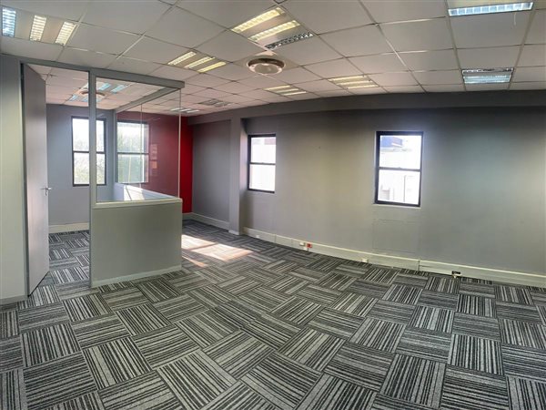212  m² Office Space