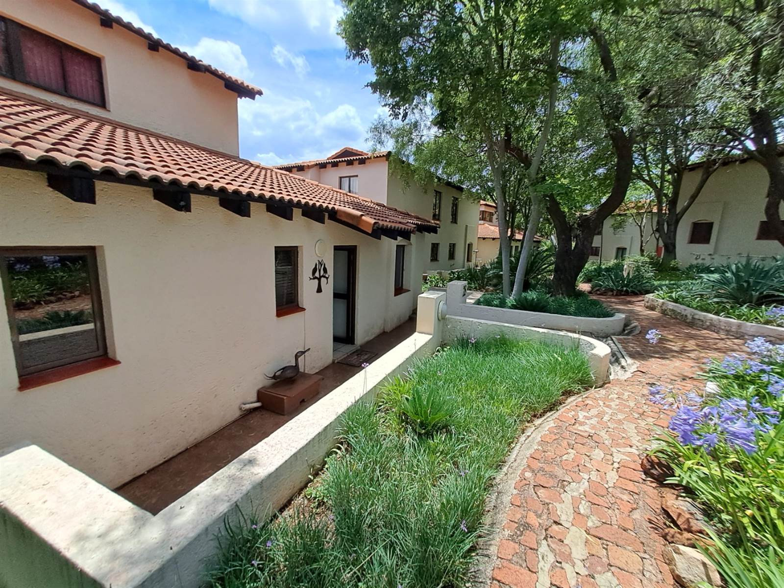 3 Bed Townhouse in Hartbeespoort Dam photo number 26