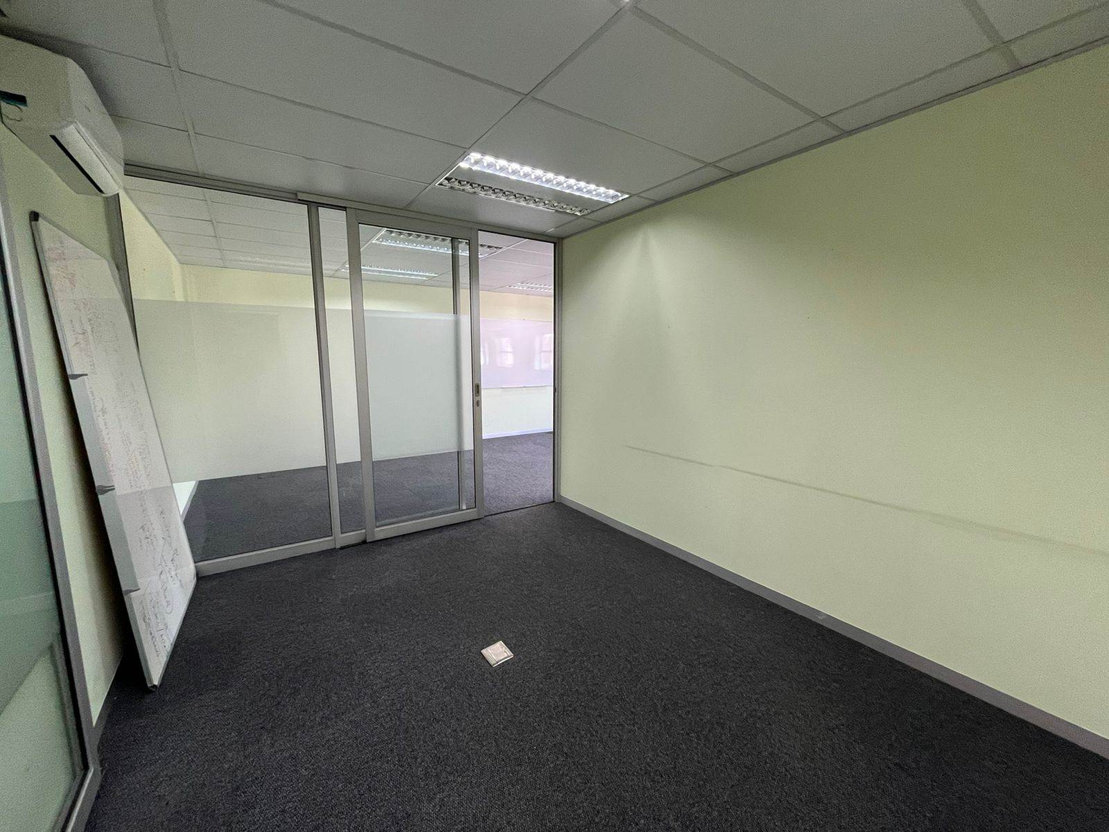 383  m² Commercial space in Hyde Park photo number 12