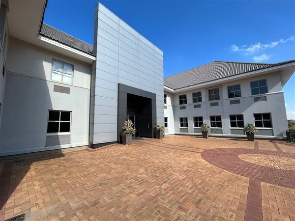383  m² Commercial space in Hyde Park