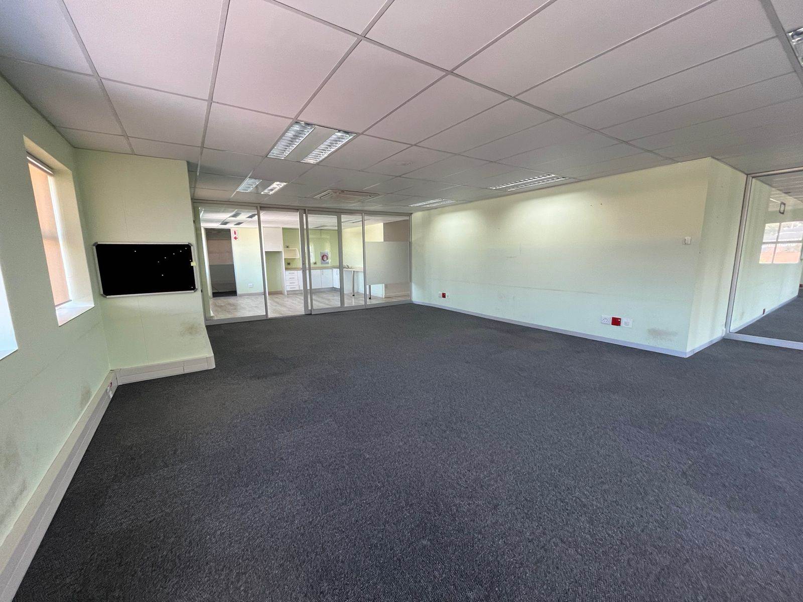 383  m² Commercial space in Hyde Park photo number 17