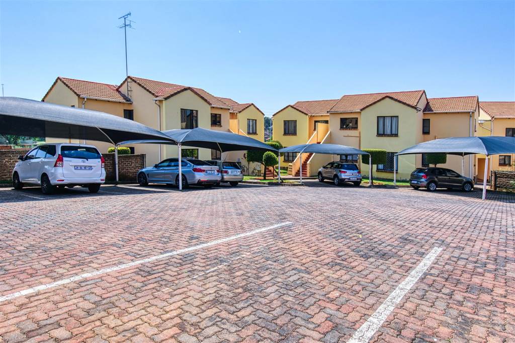 3 Bedroom Townhouse 3 Bedroom Townhouse