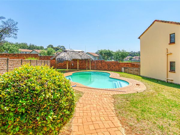 3 Bedroom Townhouse 3 Bedroom Townhouse