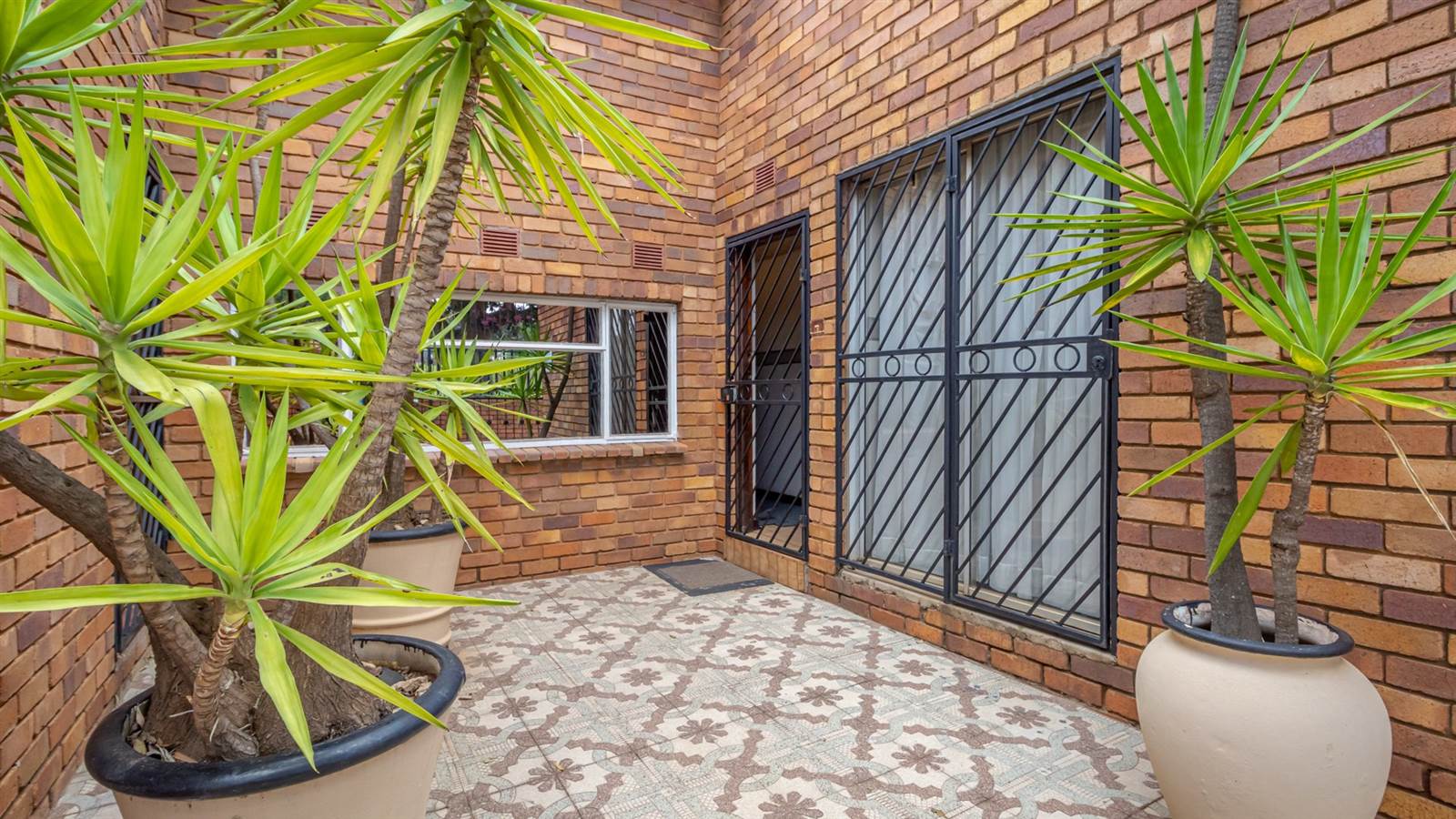 4 Bed House in Laudium photo number 23