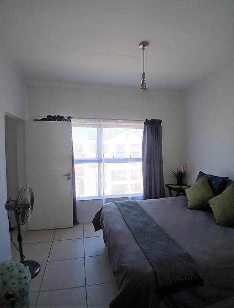 1 Bed Apartment in Parklands North photo number 8