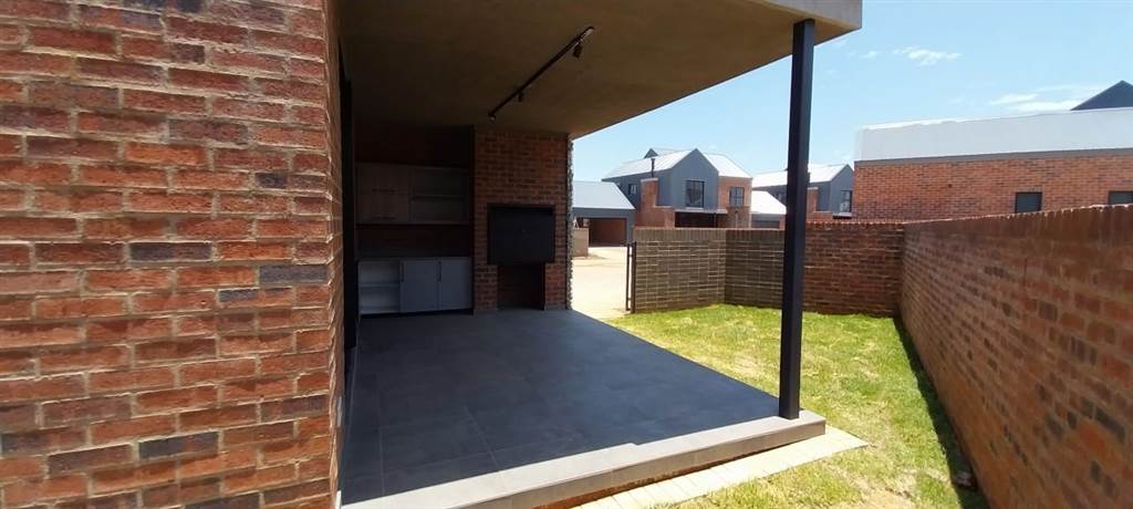3 Bed Townhouse in De Land Estate photo number 29