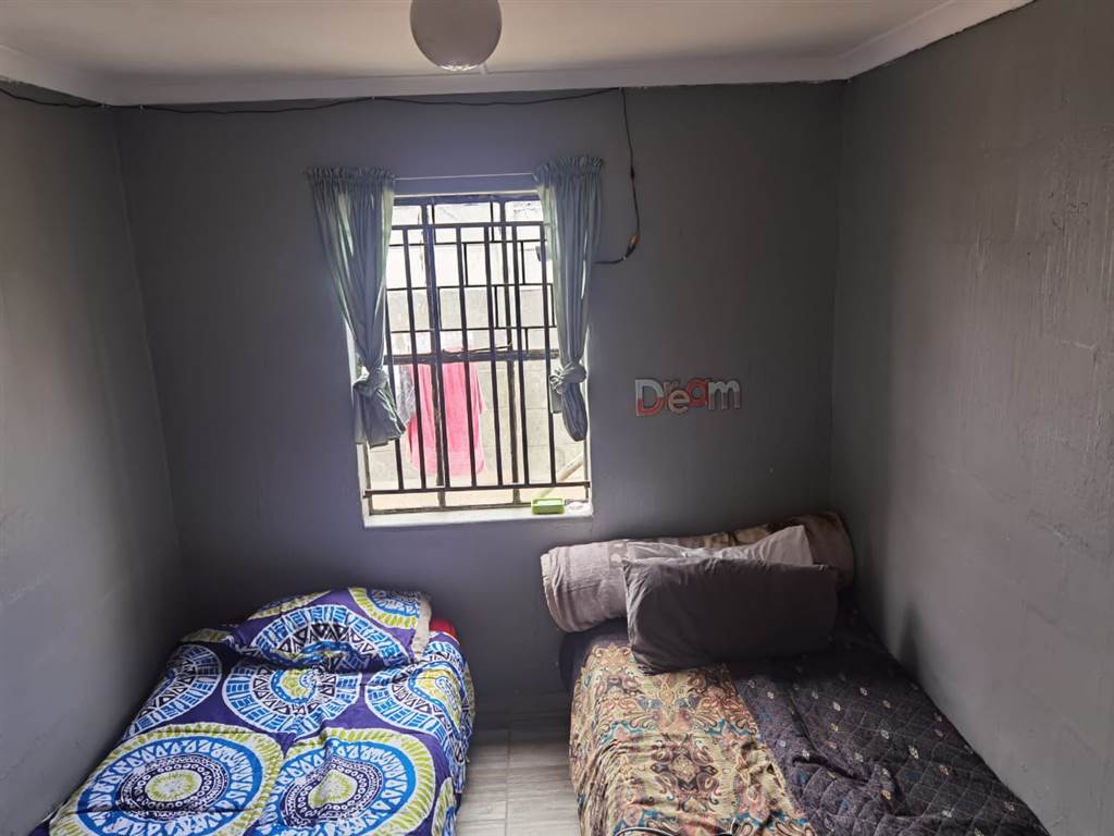 4 Bed House in Belhar photo number 2