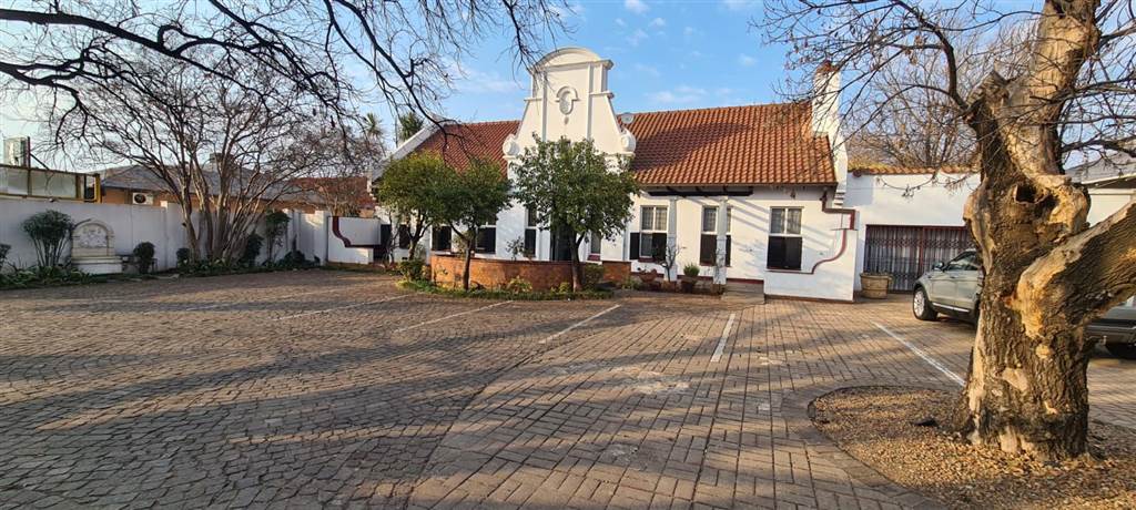 557  m² Office Space in Potchefstroom Central photo number 2
