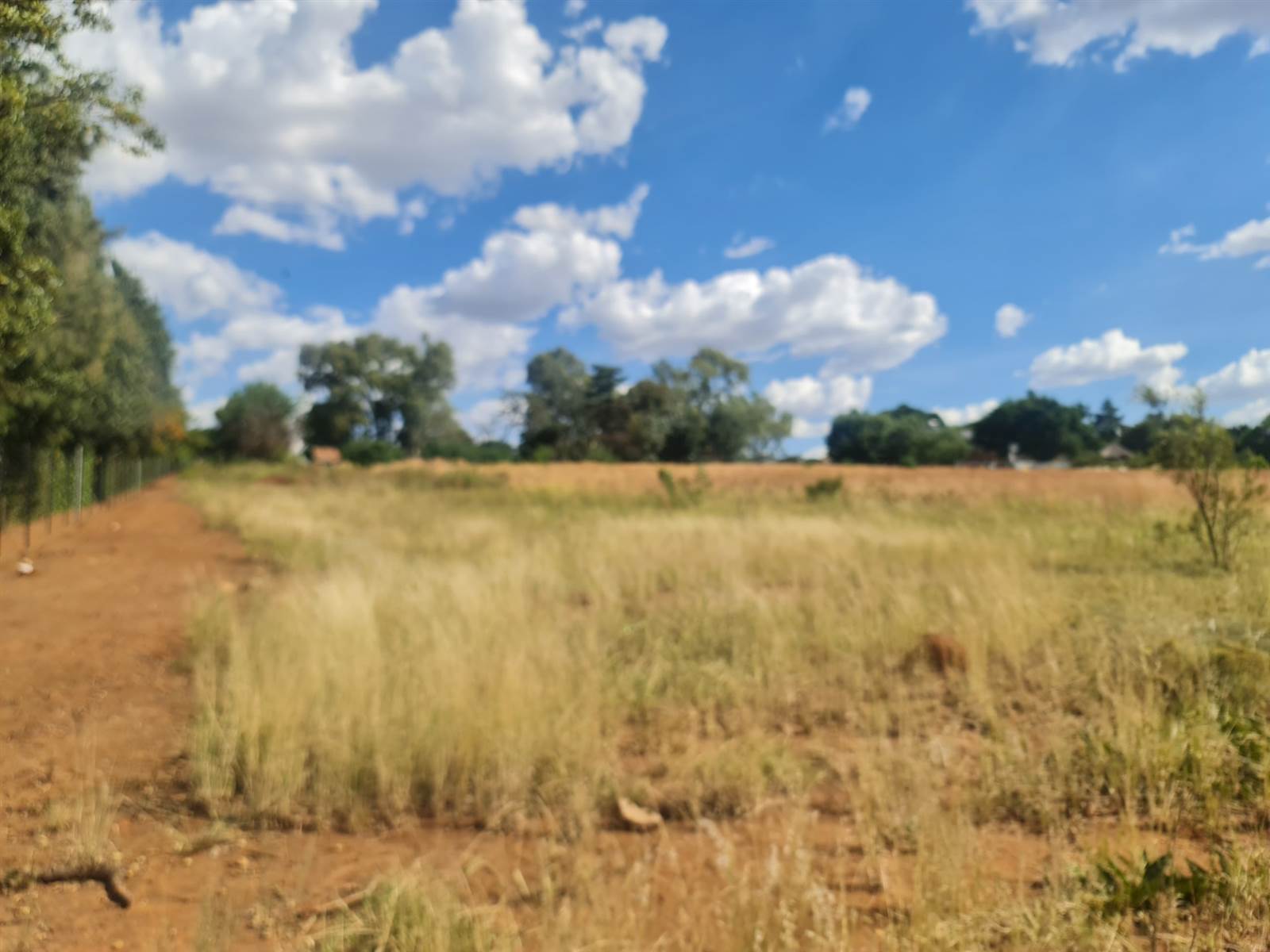 1.7 ha Land available in Tarlton photo number 1