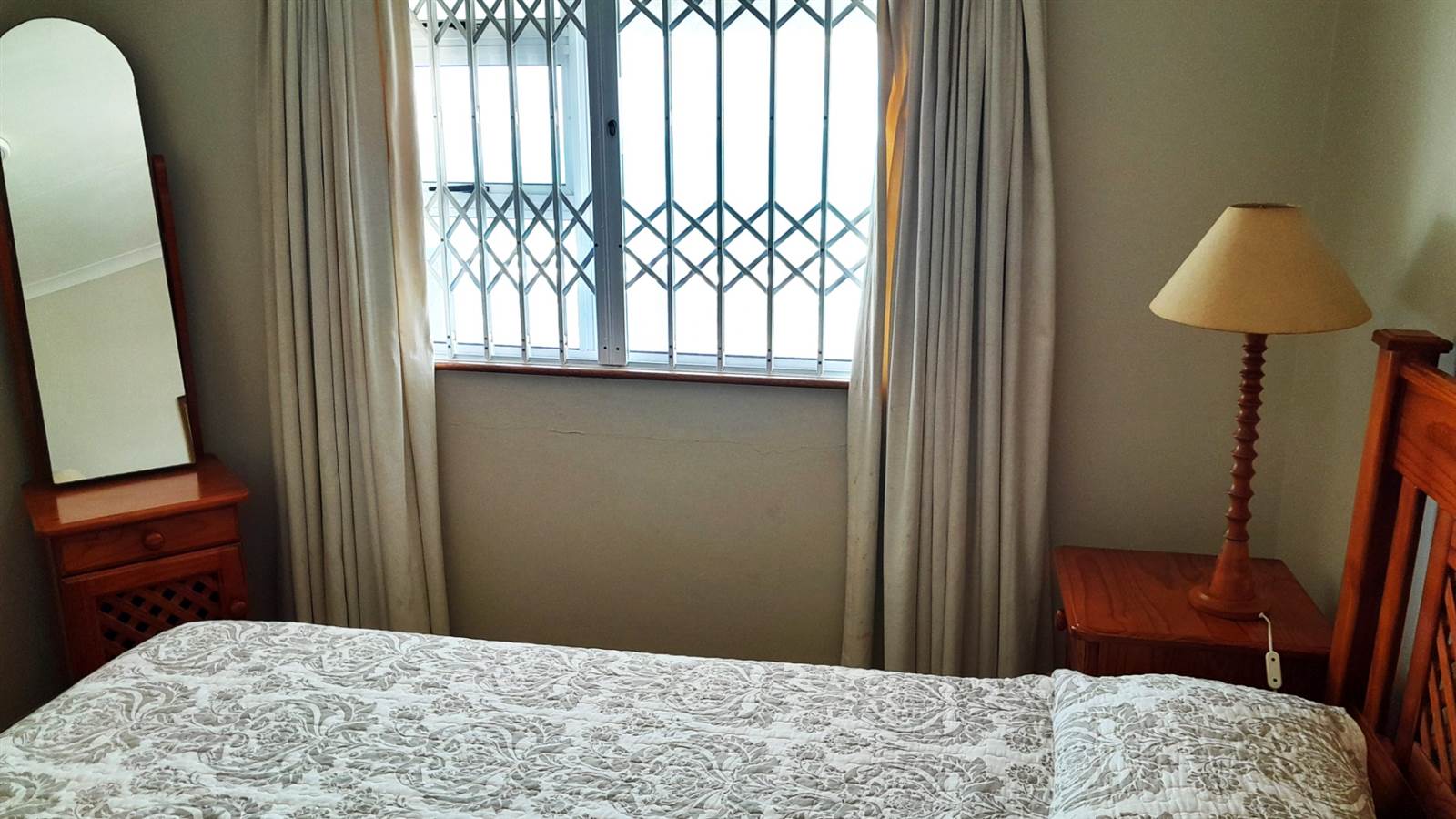 3 Bed Apartment in Scottburgh Central photo number 15