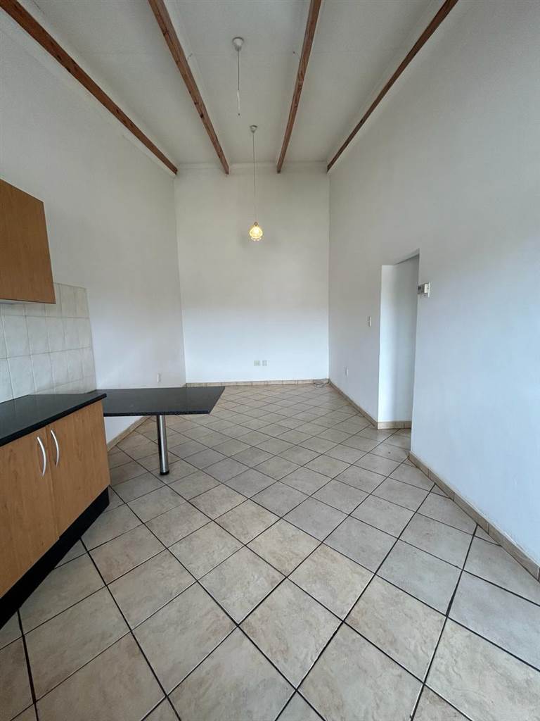 2 Bed Apartment in Lenasia photo number 3