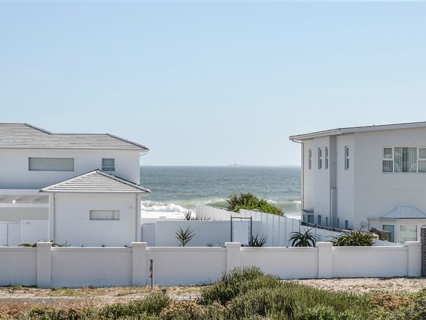 807 m² Land available in Yzerfontein