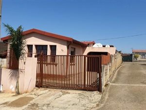 4 Bed House in Bombay Heights