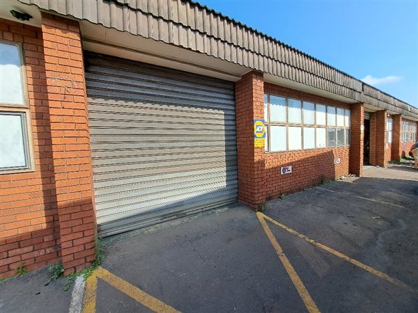 415  m² Industrial space in Alton