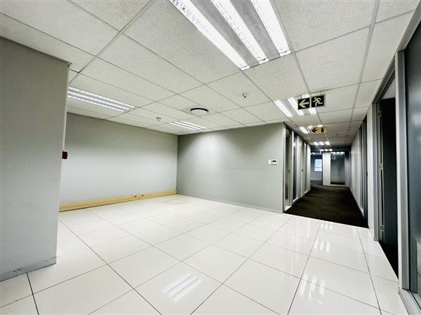 4 000  m² Office Space