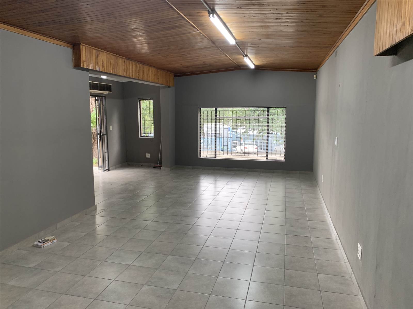 54  m² Commercial space in Nelspruit Central photo number 3