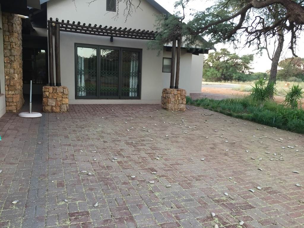 4 Bed House in Kathu photo number 7
