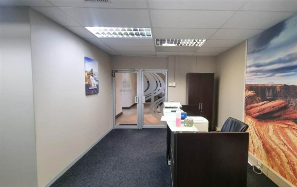 81  m² Office Space in Morningside photo number 4
