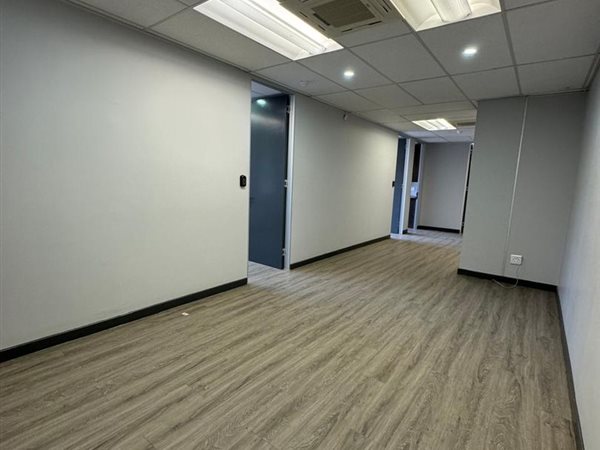 98  m² Office Space